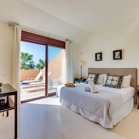 Vacation Marbella: Beachfront Luxury Duplex Penthouse