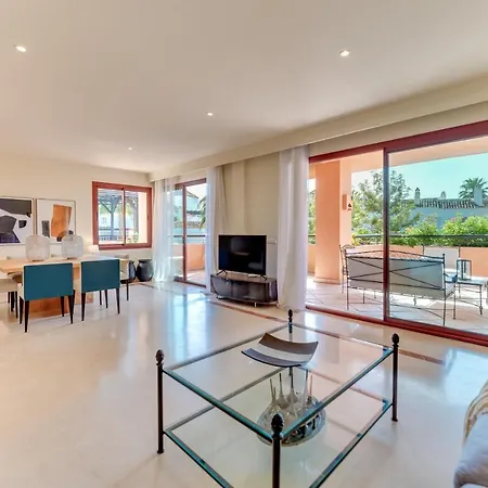 Vacation Marbella: Beachfront Luxury Duplex Penthouse Apartment