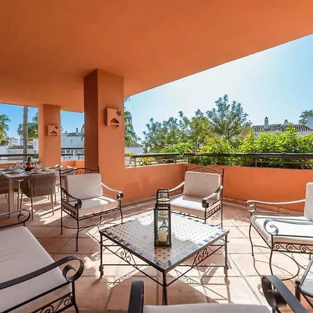 Vacation Marbella: Beachfront Luxury Duplex Penthouse Apartment