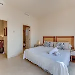 Апартаменты Vacation I Duplex Con Encanto Bahia, 280m2 Duplex Penthouse, Luxury Complex, A Minute From The Beach, 24-7 Security, In Town Марбелья