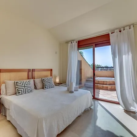 Vacation I Duplex Con Encanto Bahia, 280m2 Duplex Penthouse, Luxury Complex, A Minute From The Beach, 24-7 Security, In Town Marbella