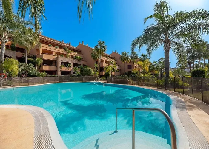 Apartment Vacation Marbella: Beachfront Luxury Duplex Penthouse *