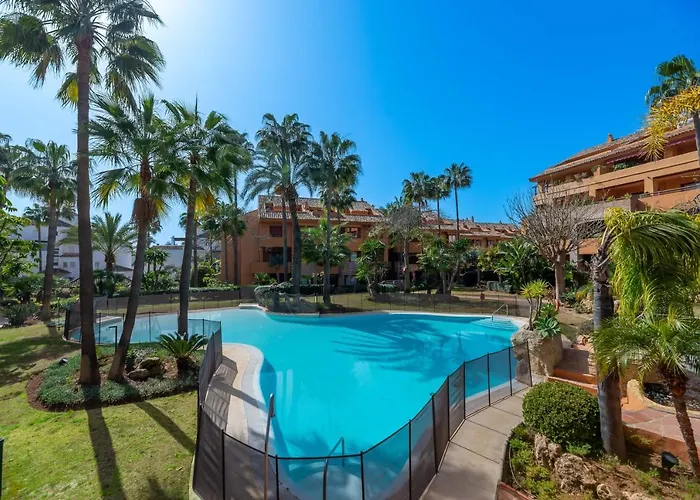 Vacation Marbella: Beachfront Luxury Duplex Penthouse Apartment *