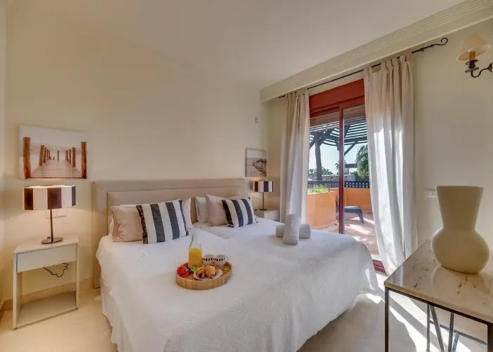 Apartment Vacation Marbella: Beachfront Luxury Duplex Penthouse